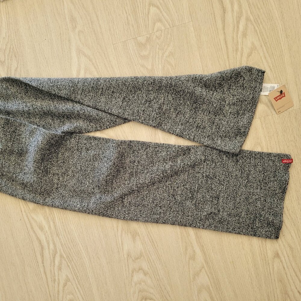 *NEW* Gray Scarf from Levi's